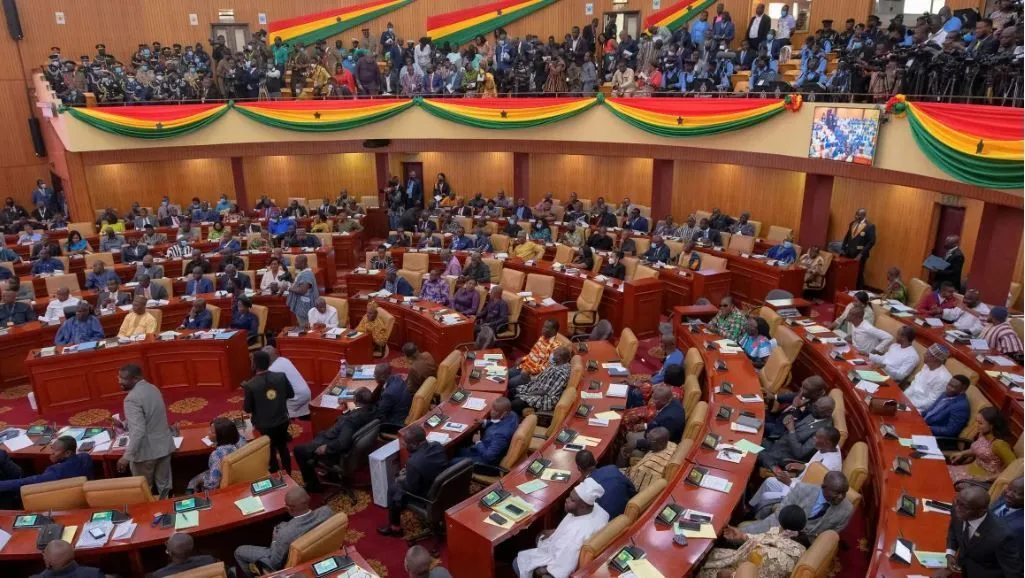 🔶Parlamento de Gana aprova projeto de lei anti-LGBTQIA+